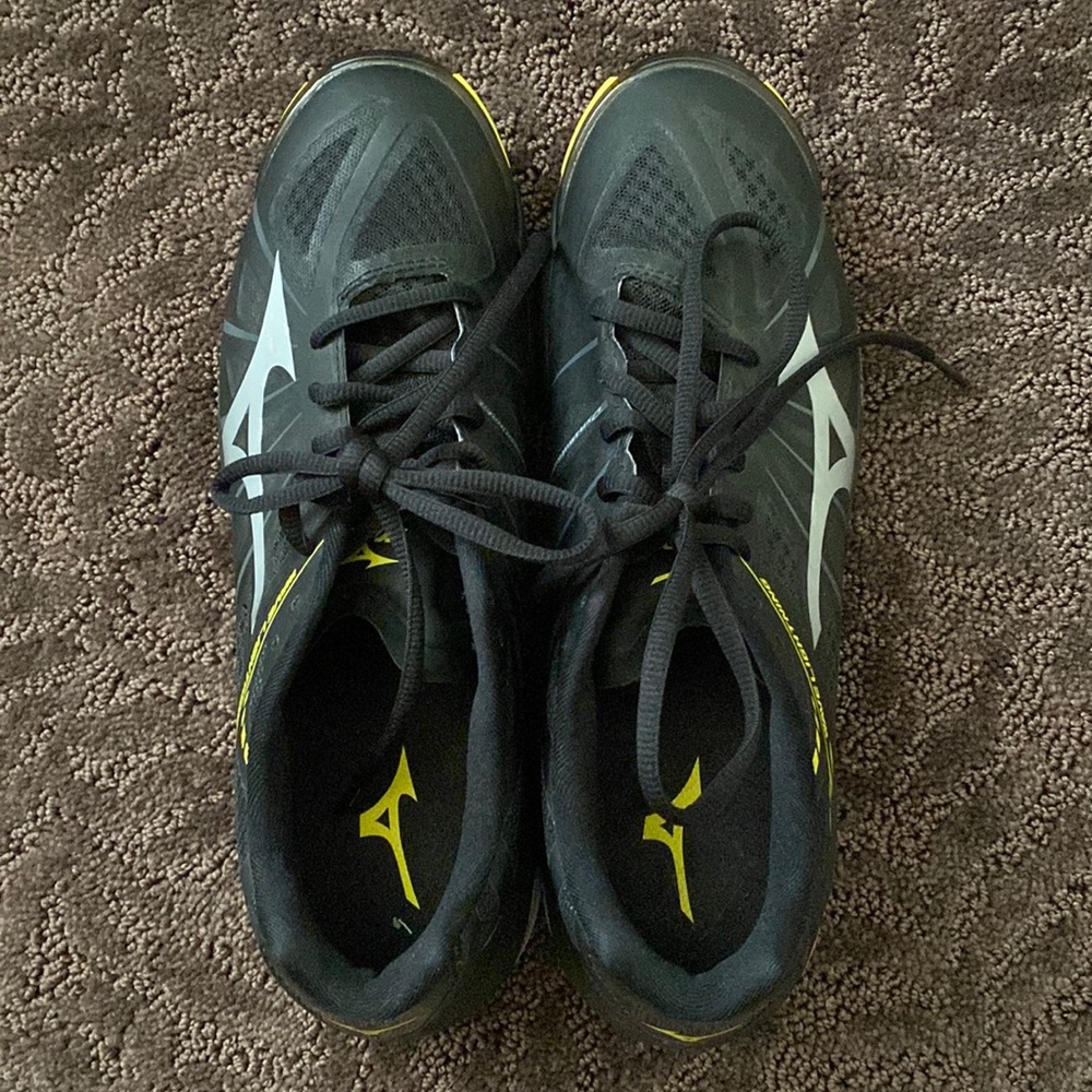 Mizuno volleyball shoes, size 10.5